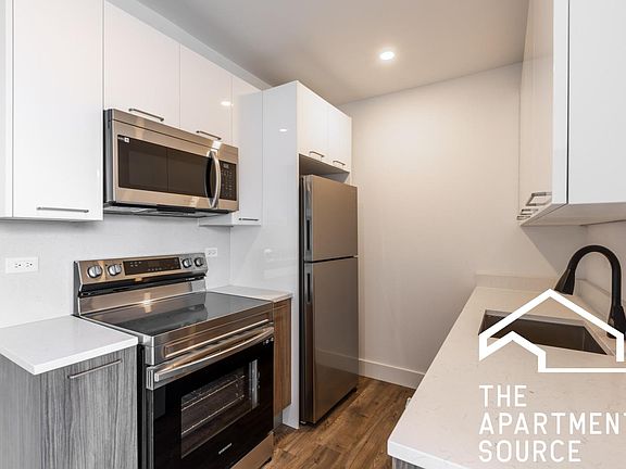 2nd image of 941 W Carmen Ave APT 105