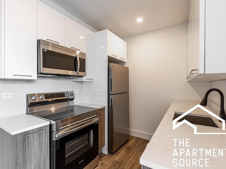 941 W Carmen Ave #105 — Photo 2