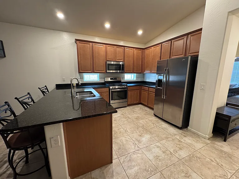 36825 N Yellowstone Dr — Photo 2