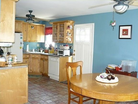 4th image of 37 Holland Ave