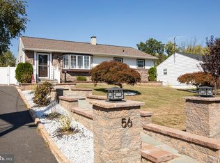 56 Shelburne Dr, Ewing, NJ 08638