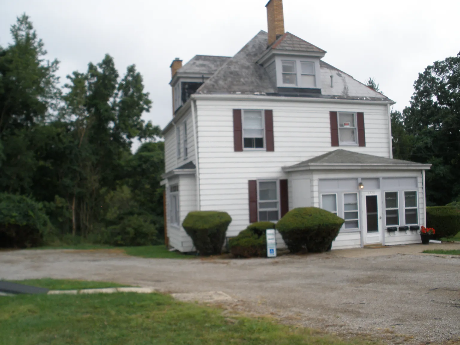 1715 Jackson St — Photo 1