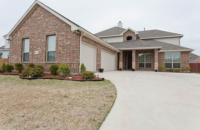 1st image of 5605 Chateau Dr