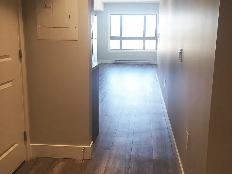 5656 Victoria Dr — Photo 8