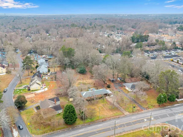 7300 Lawyers Rd, Charlotte, NC 28227