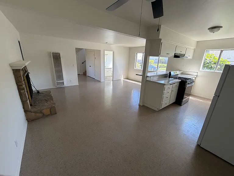 320-320 S Steckel Dr #324A — Photo 2
