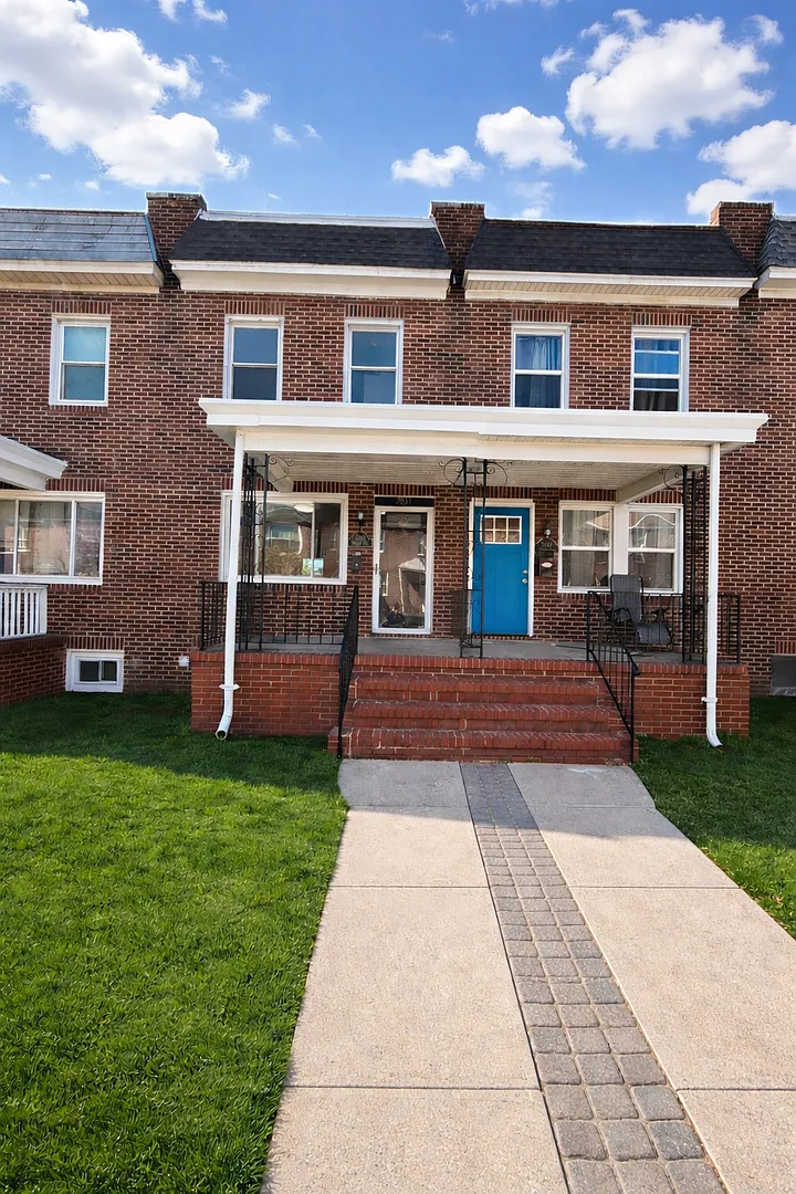 Beautifully Modern 3BR Townhome | Finished Basement | Fenced Yard | Baltimore — Photo 1