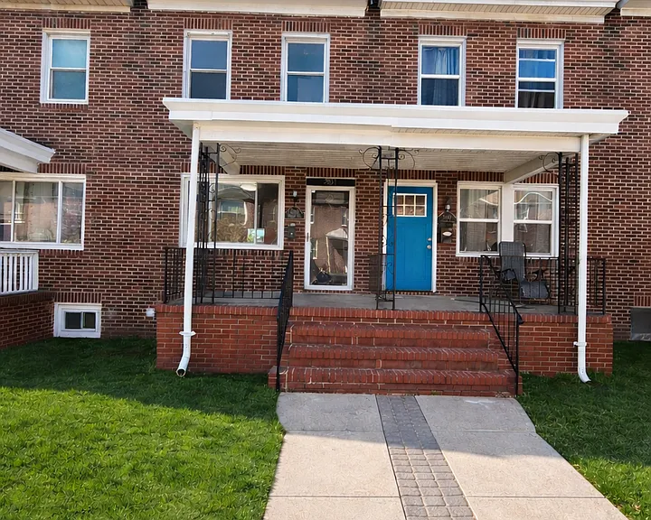 7031 Dunbar Rd — Photo 1