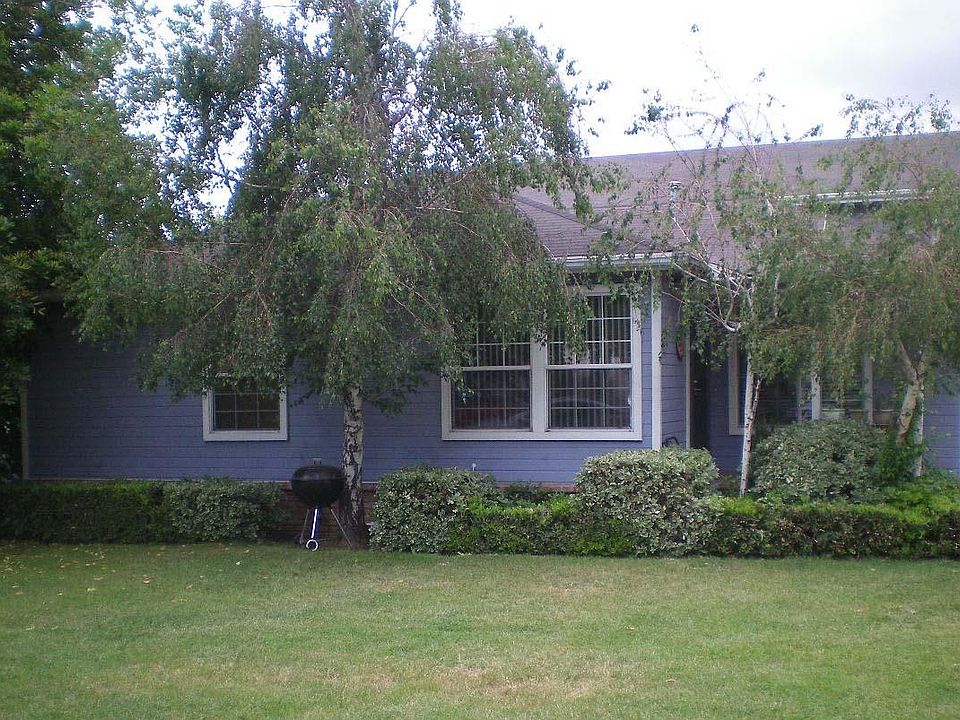 FRONT HOUSE WITH PORCH