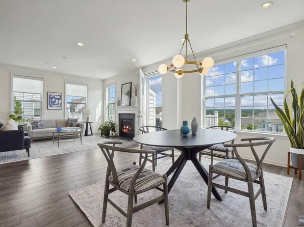 53 Aspen Dr, Cedar Grove, NJ 07009