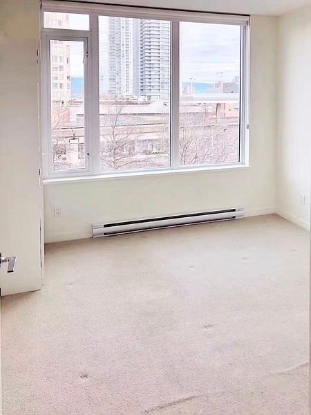 Burnaby Apartment for rent - 2 Bedrooms — photo 3