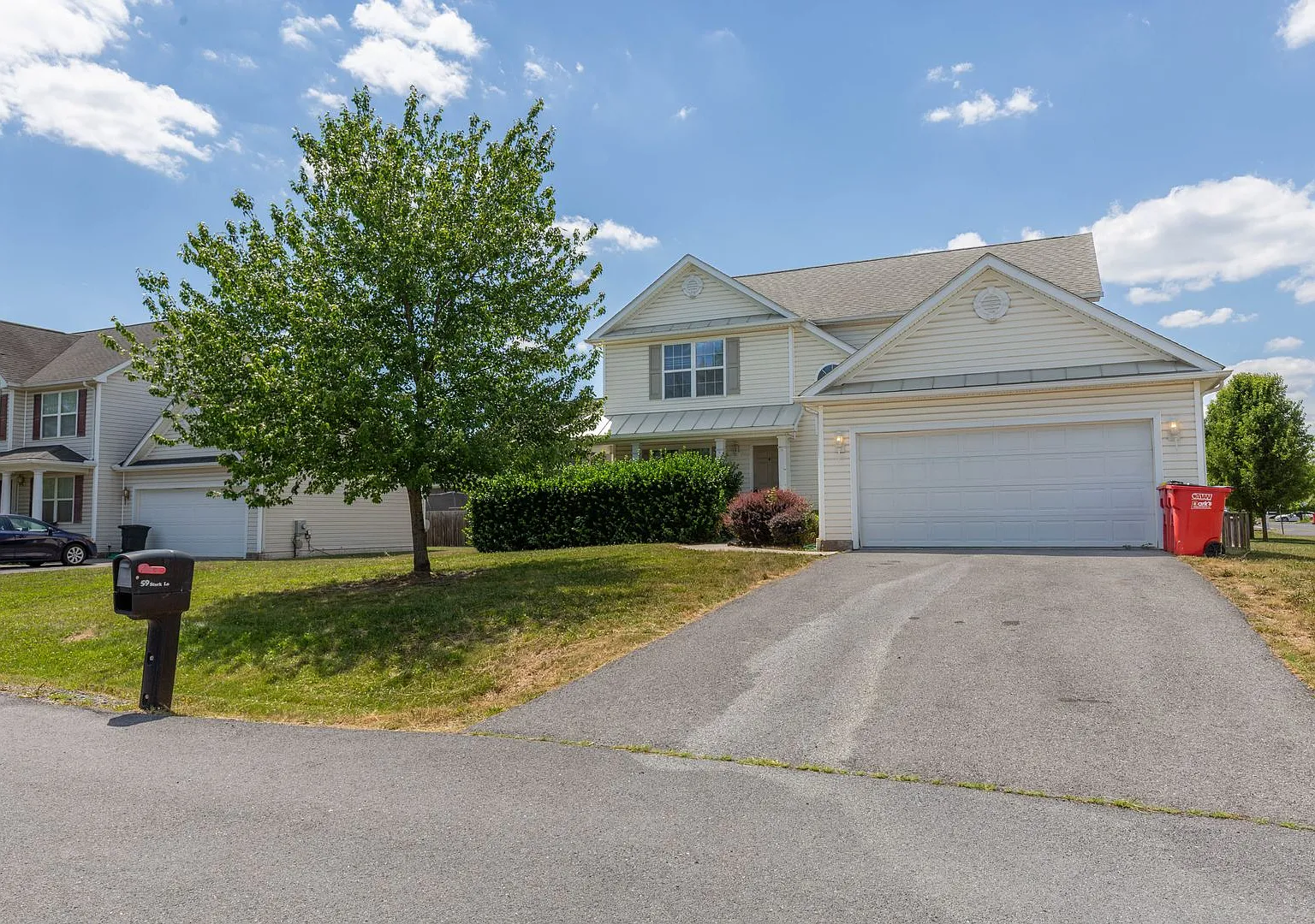 3 Bed, 2.5 Bath, Single Family Home in Martinsburg, WV — Photo 2