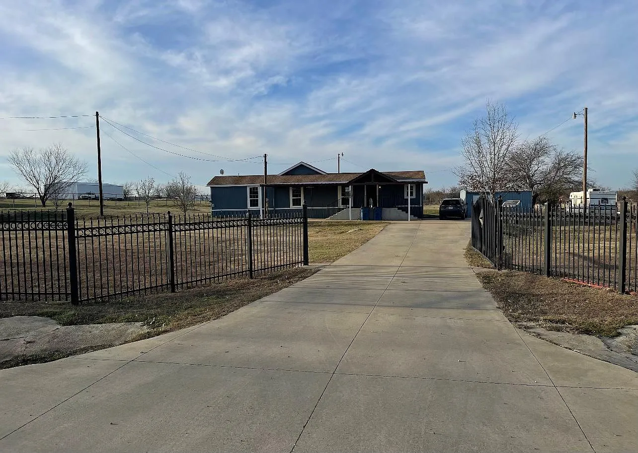 3 bed, 1550 sqft, $2,000 — Photo 2