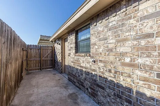 2420 Moonlight Ln — Photo 9
