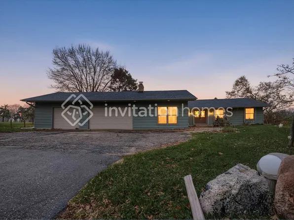 7015 W Shadow Lake Dr, Lino Lakes, MN 55014