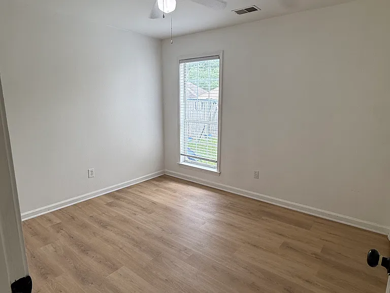 523 Walker Rd — Photo 17
