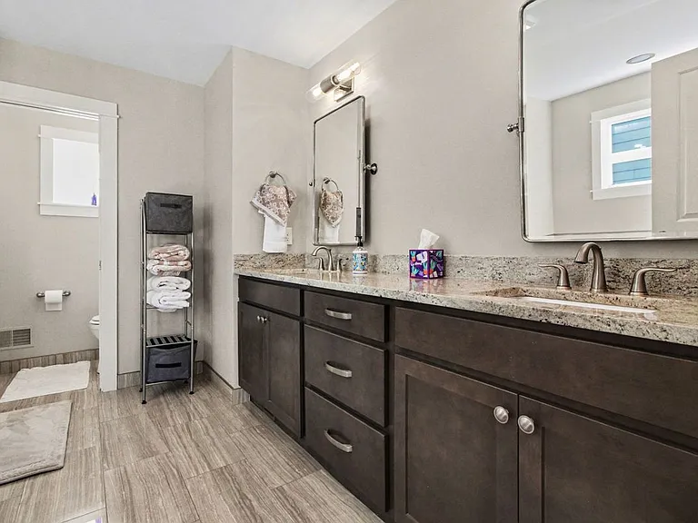 3906 Hillside Dr — Photo 12