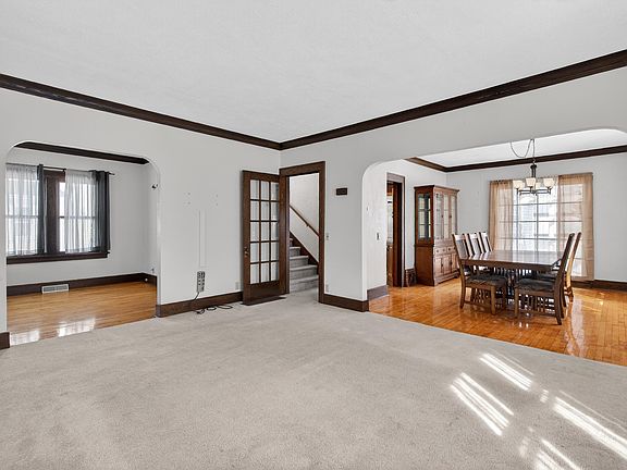 5th image of 825 Metomen St