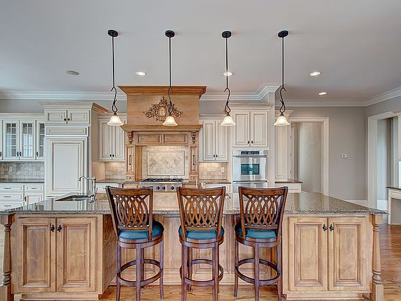 Gourmet kitchen