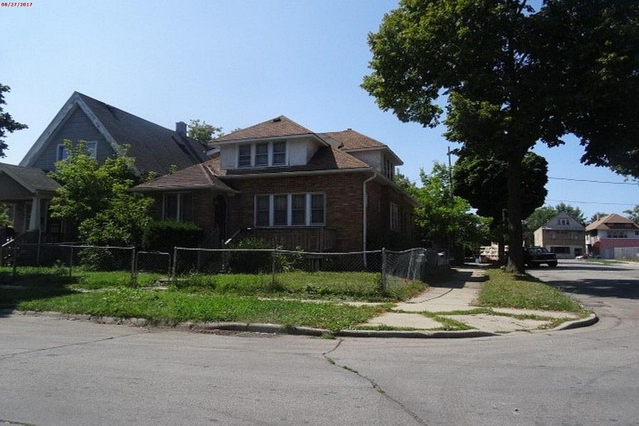 2nd image of 3577 N 19th St