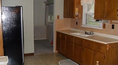 2nd image of 4834 Cayuga Dr