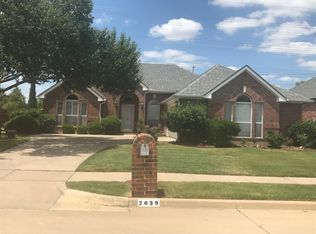 2039 Fair Oaks Cir, Corinth, TX 76210