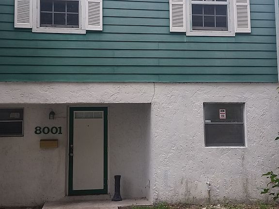 4th image of 8001 SW 7th Ct
