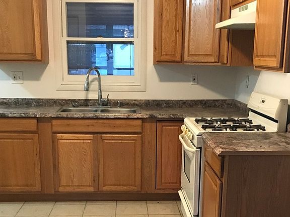 3rd image of 212 Romayne Ave