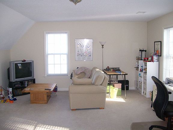 Great bonus room!