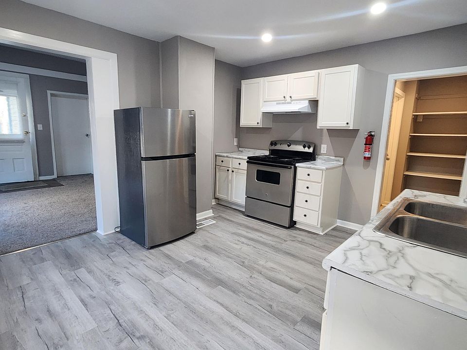 1st image of 944 Osborne St #1
