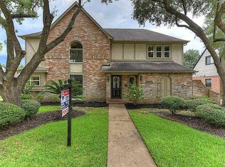 2015 Ashgrove Dr, Houston, TX 77077