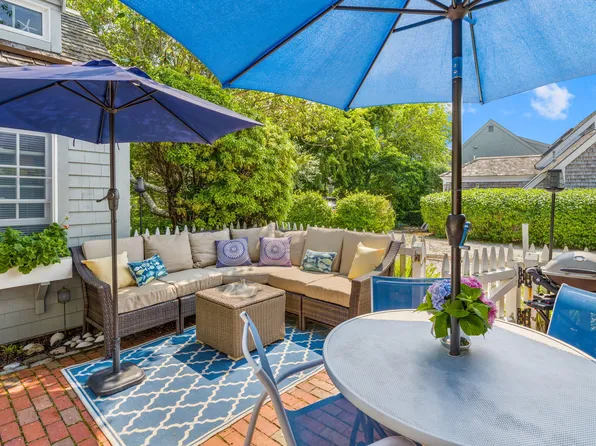 10 Hydrangea Lane, Mashpee, MA 02649