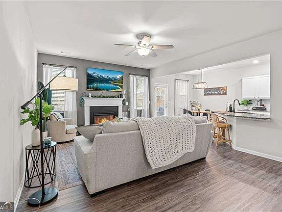 4th image of 216 Ridge Valley Dr