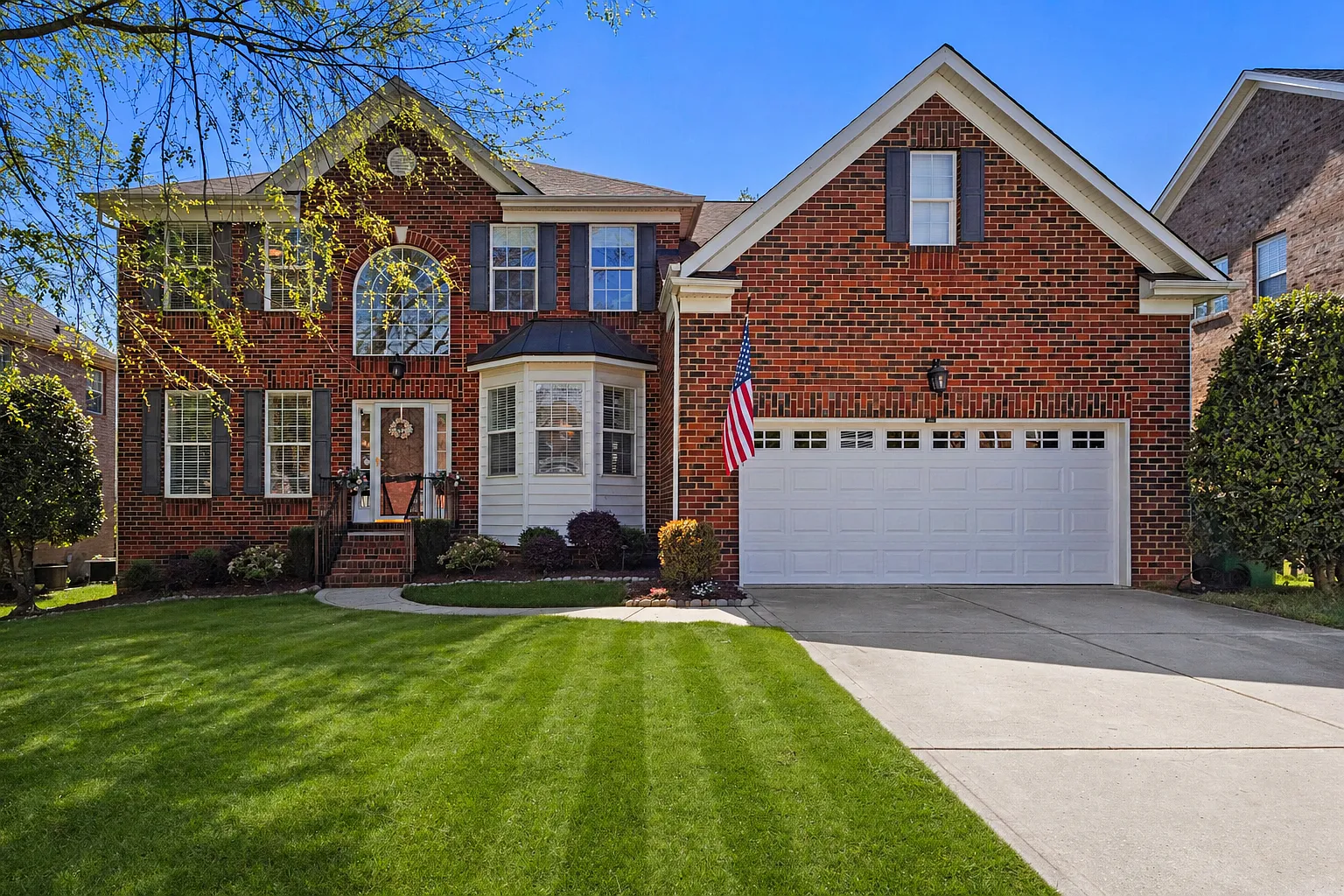 5 bed, 3.5 bath, 3023 sqft, $5,200 — Photo 1