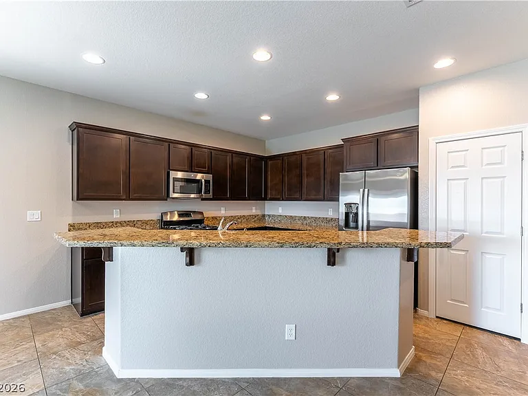 205 Dela Cruz Ave — Photo 7