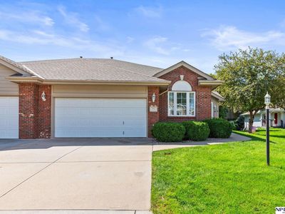 703 Manor Plz, Papillion, NE, 68046