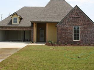 40 Bamboo Dr, Breaux Bridge, LA 70517