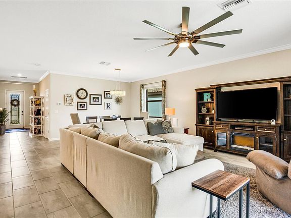 4th image of 17523 Blue Ridge Pl