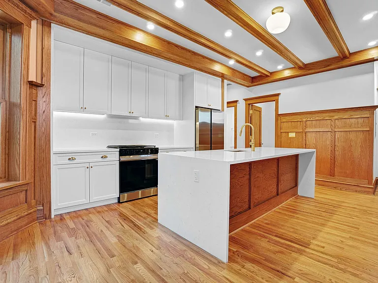 1233 N Hoyne Ave #2 — Photo 12