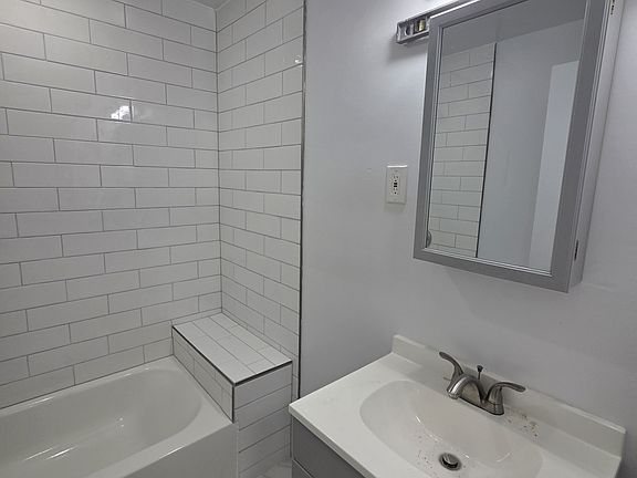 2nd image of 1048 Rosalie St