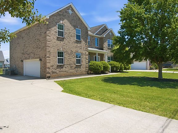 4th image of 1011 Laramie Ct