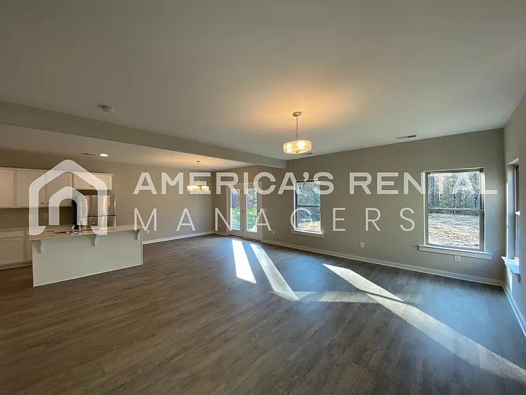 7940 Saint James Dr — Photo 14