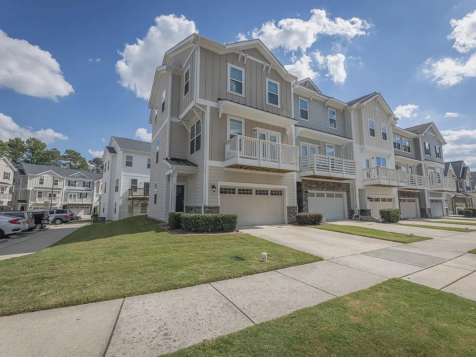 1035 Diamond Dove Ln