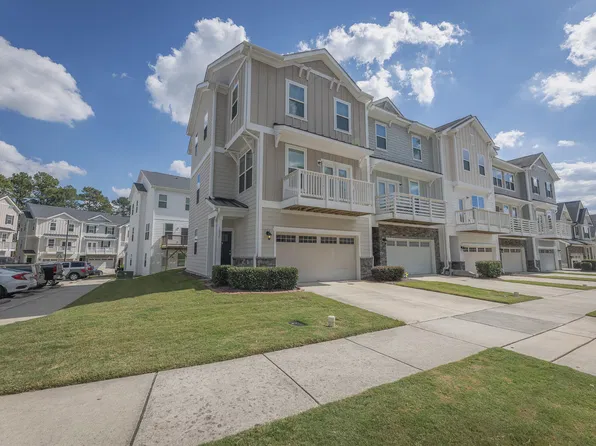 1035 Diamond Dove Ln, Apex, NC 27502