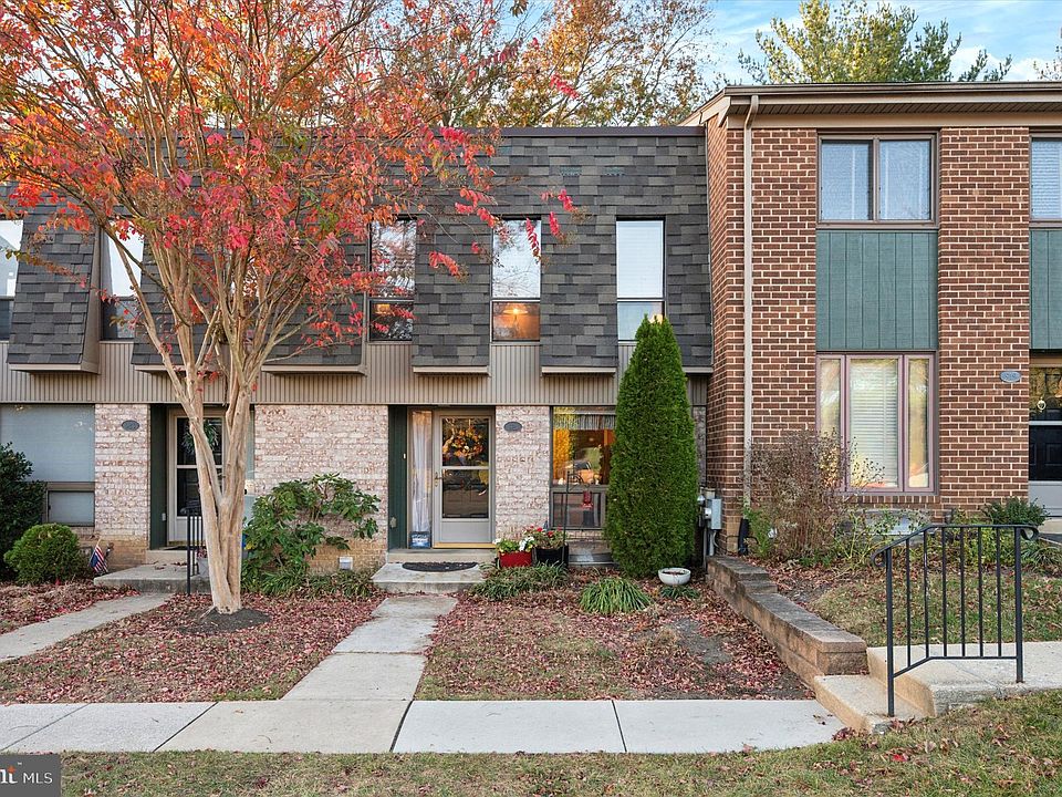 1st image of 921 Putnam Blvd #113
