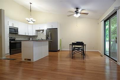 1st image of 14256 Chestnut Dr #1