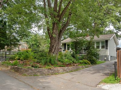 556 Oak Hill Ct, Hendersonville, NC, 28739