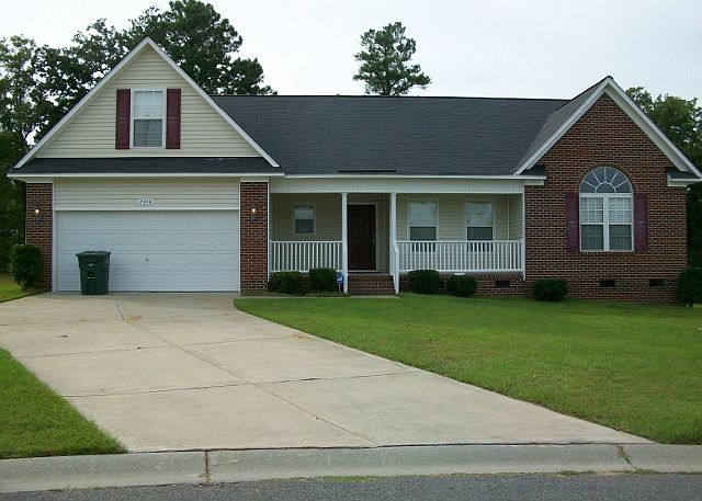 Well kept home on cul-de-sac