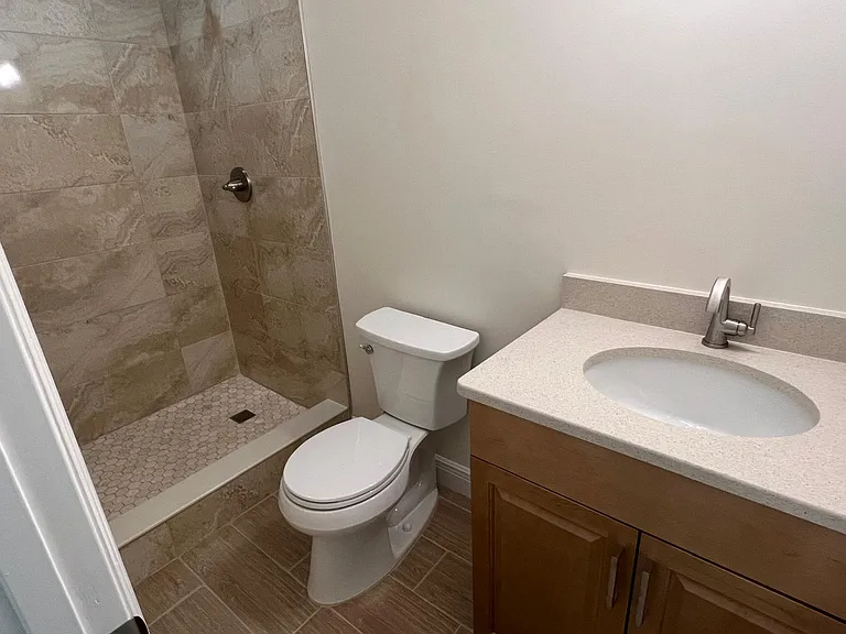 5127 NW 26th Pl — Photo 5