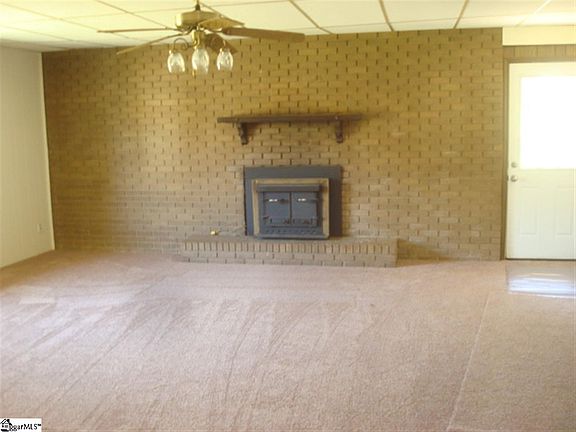 3rd image of 205 Melonie Dr